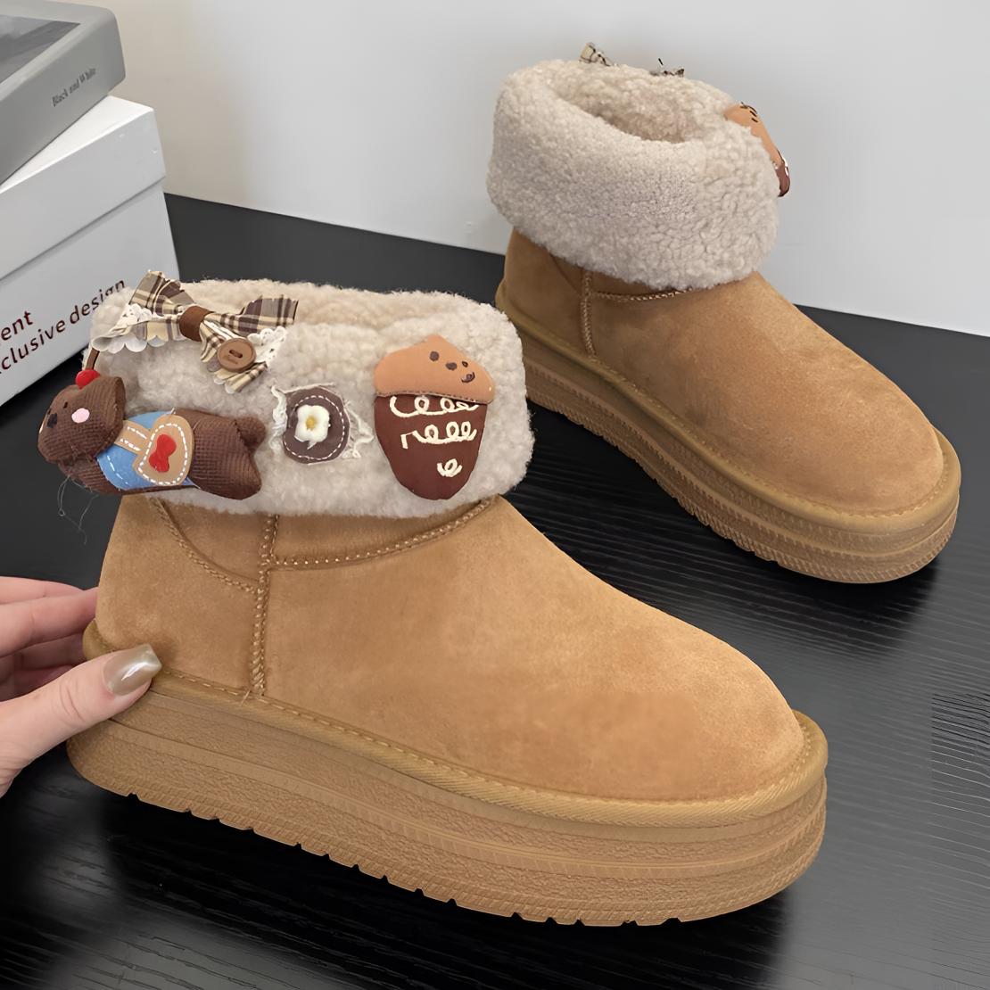 【品家】57198卡通真皮女翻边羊羔毛2025冬新款厚底保暖百搭棉靴