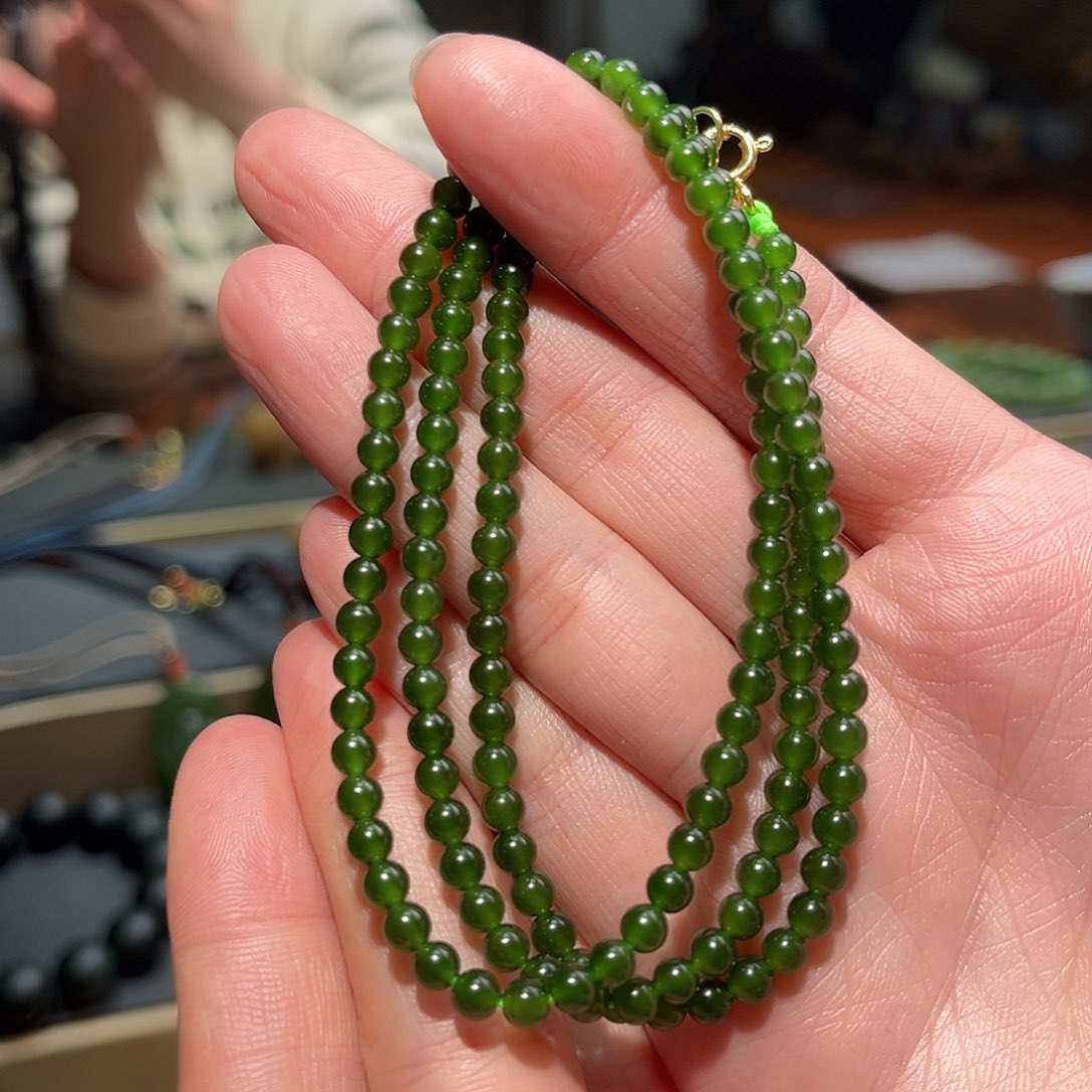 和田玉颈饰未镶嵌