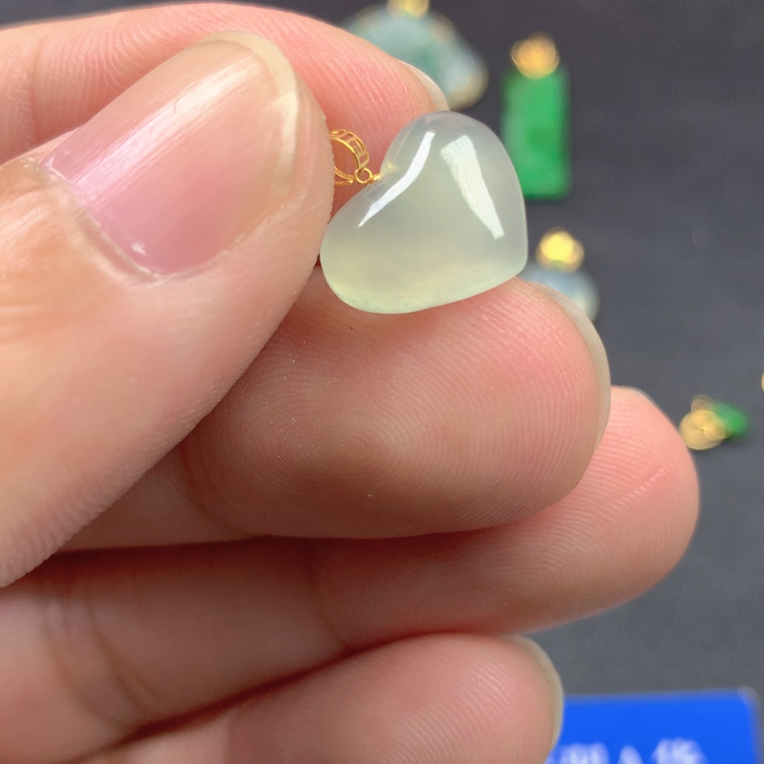 【闪购商品】颈饰18K金镶嵌翡翠翡翠