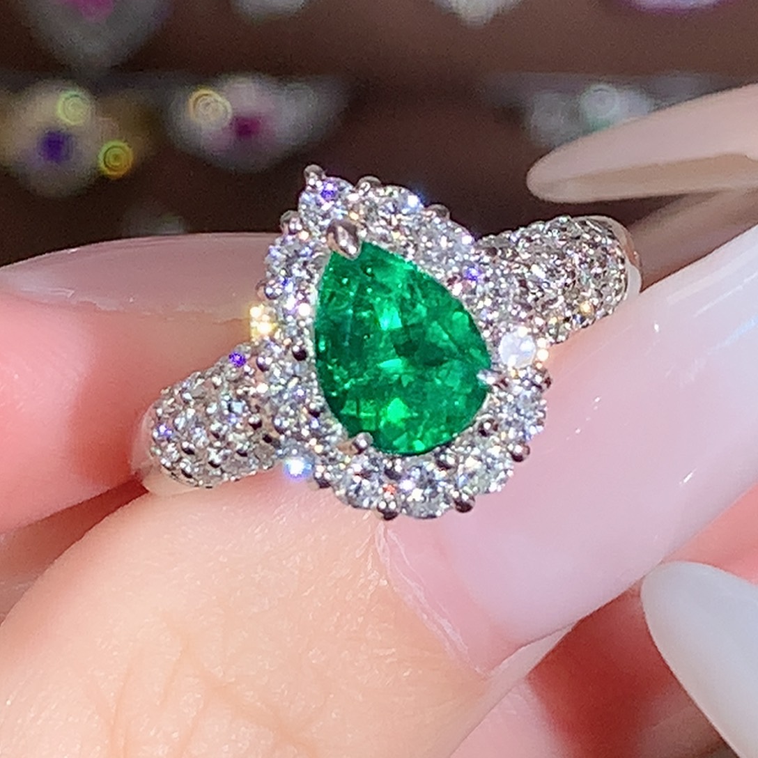 戒指祖母绿铂Pt900镶嵌1.175ct/天然宝石/七天无理由