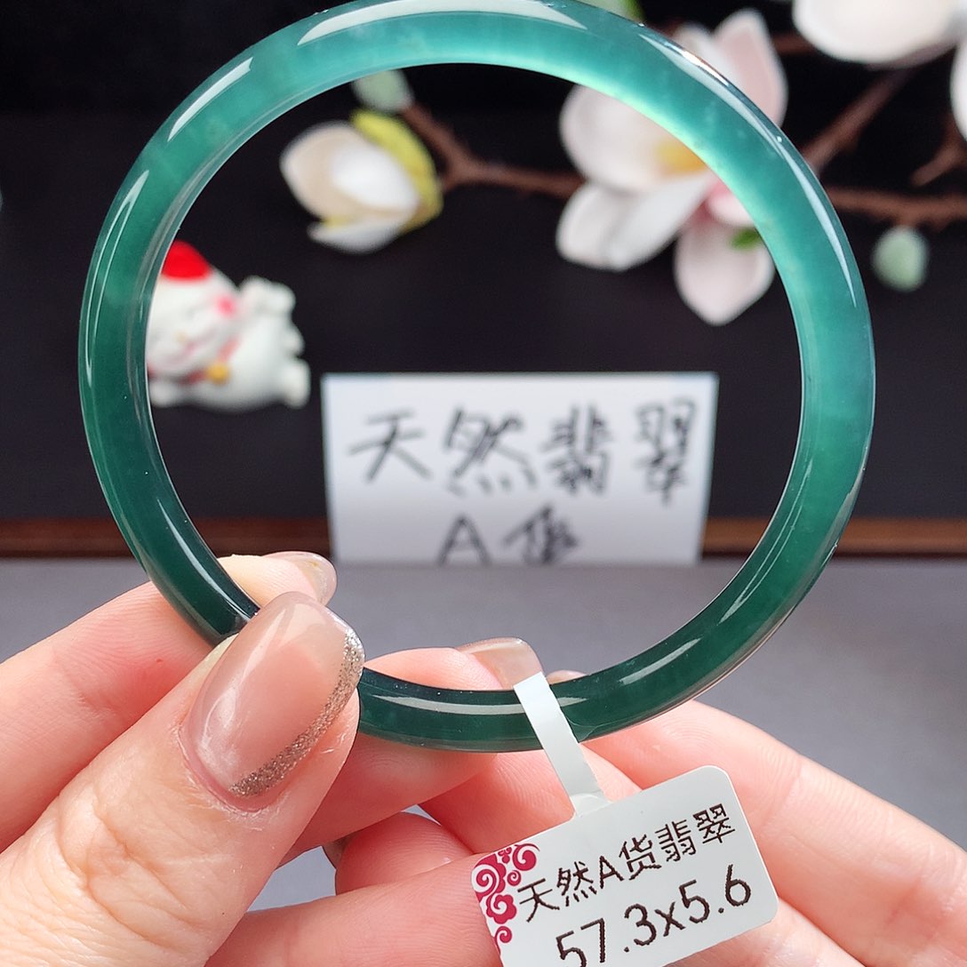 翡翠手镯（圆镯）未镶嵌