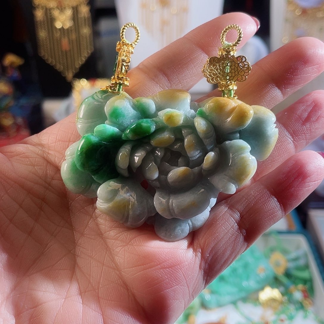 翡翠颈饰未镶嵌翡翠绿花