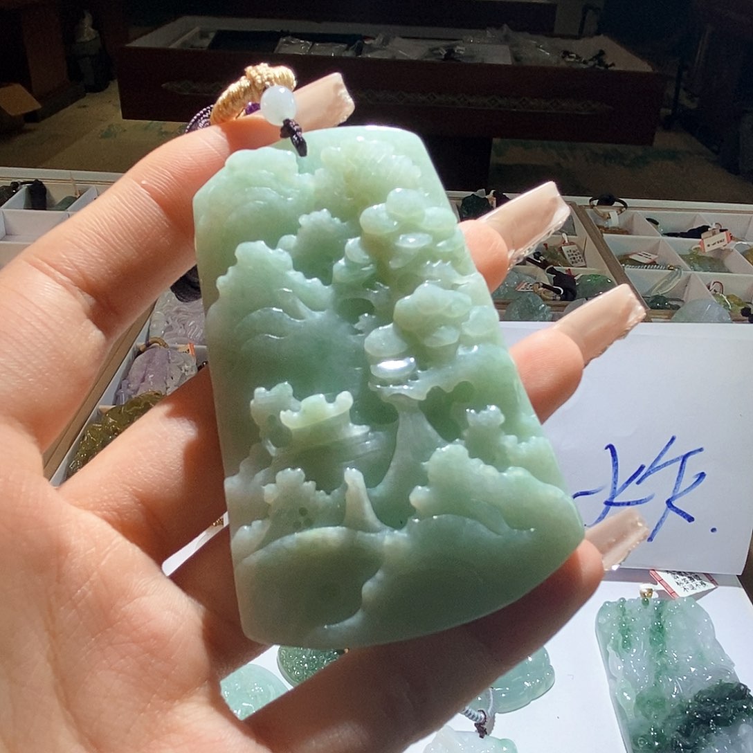 翡翠颈饰未镶嵌天然