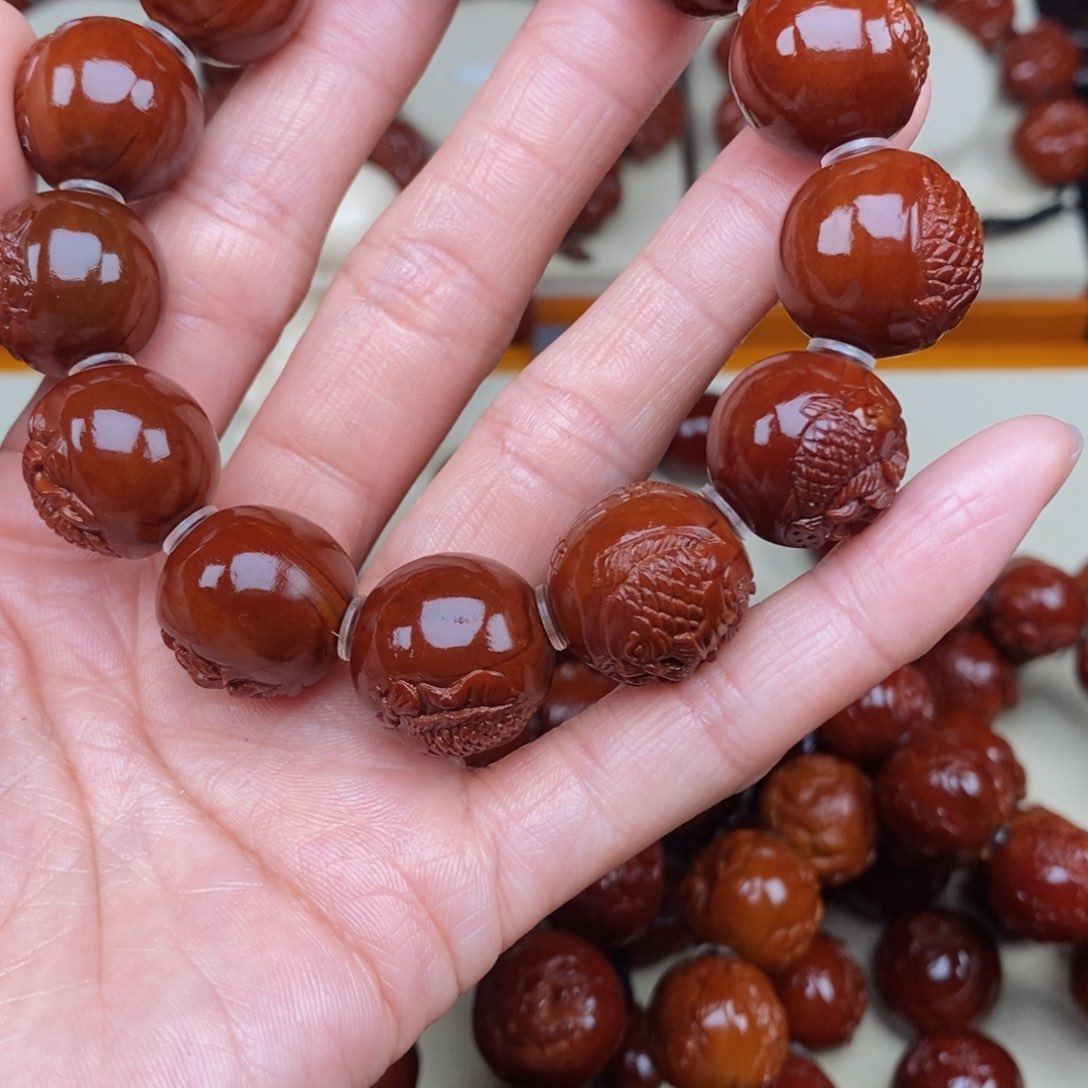 橄榄核吊坠朋****吗鱼，