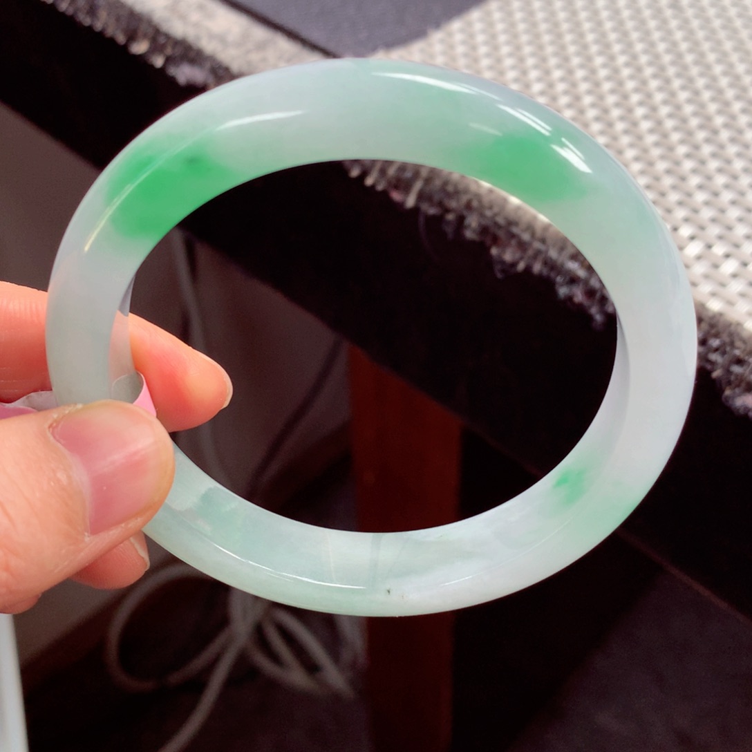 翡翠手镯未镶嵌六*荷缅甸