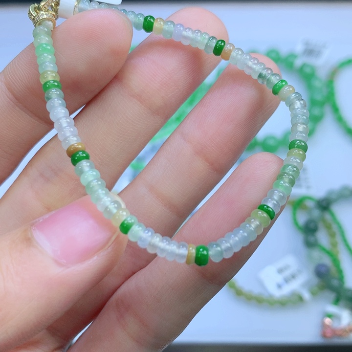 翡翠手链未镶嵌翡翠