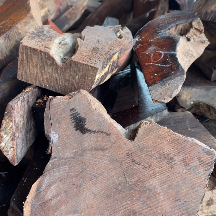 交趾黄檀（大红酸枝）一**置