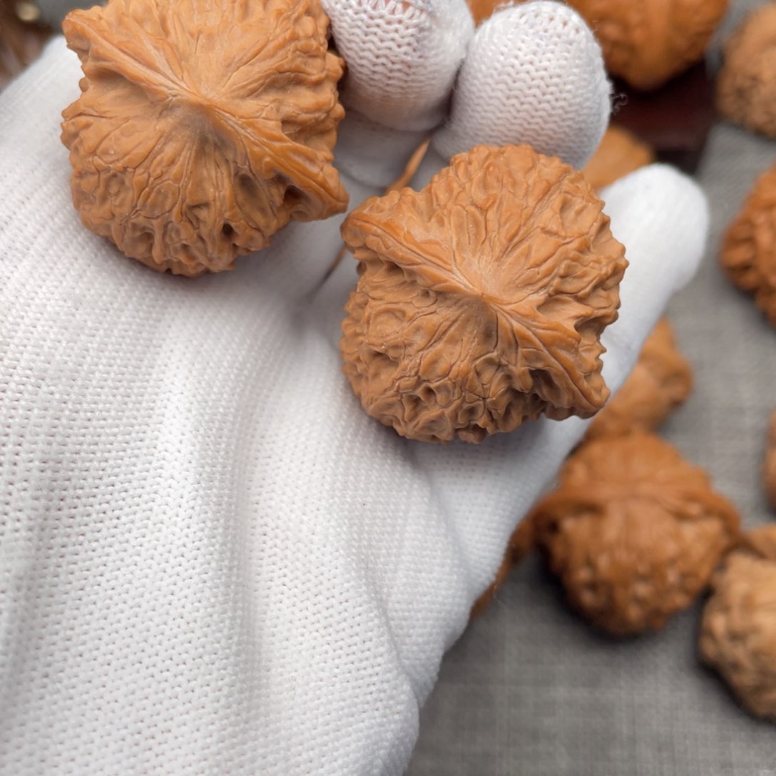 文玩核桃把件35老树金牛