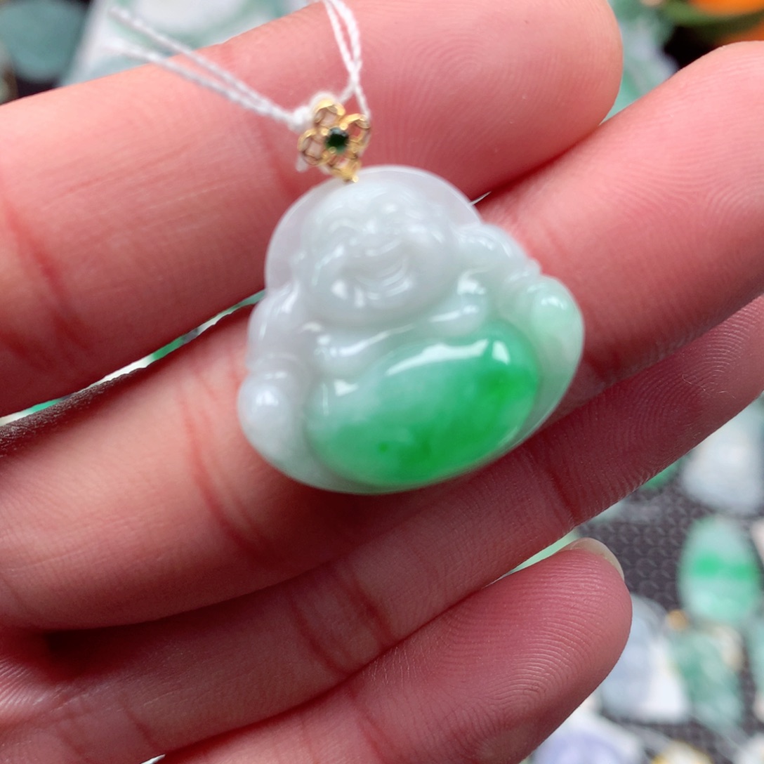 翡翠颈饰18K金镶嵌翡翠吊坠