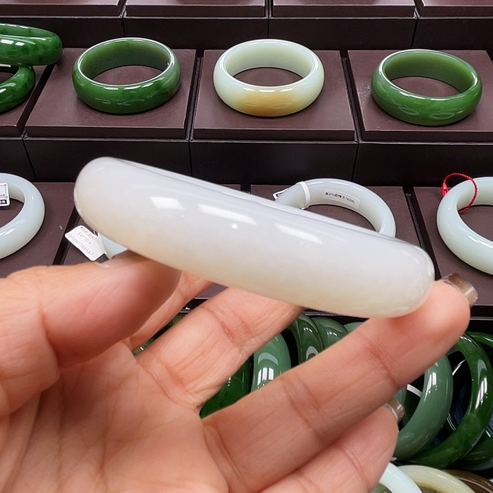 和田玉未镶嵌手镯5758