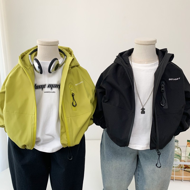 男童春秋外套2025新款儿童连帽冲锋衣中小童韩版休闲帅气风衣外穿