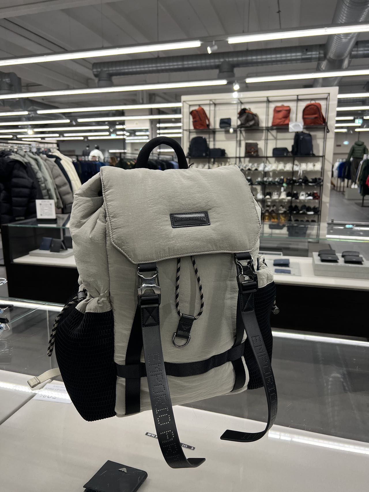 全新未使用 EMPORIO ARMANI/乔治·阿玛尼 商务双肩包通勤不退换
