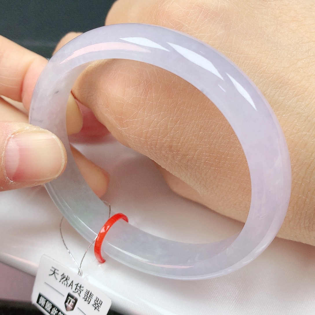 翡翠手镯未镶嵌57贵