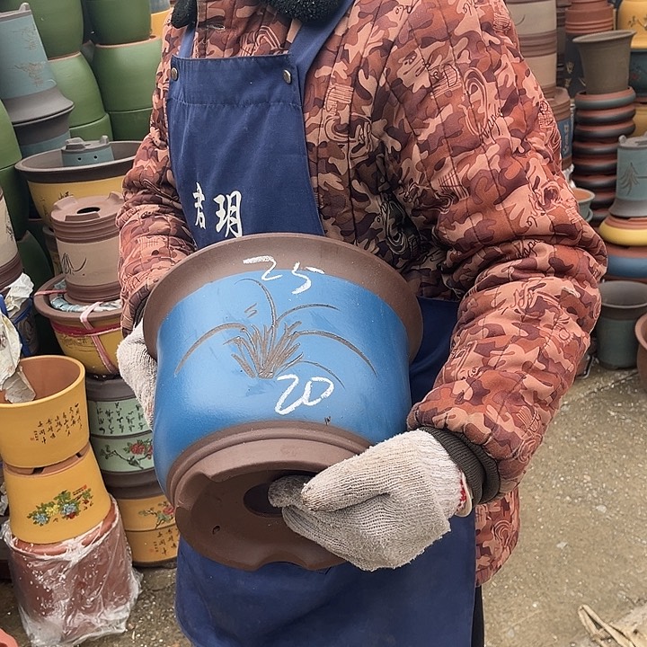 紫砂花盆是最具特色与现代