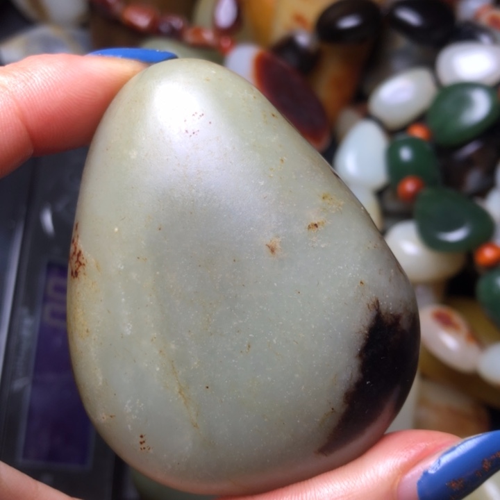 和田玉（翠青玉）未镶嵌珠宝奇石