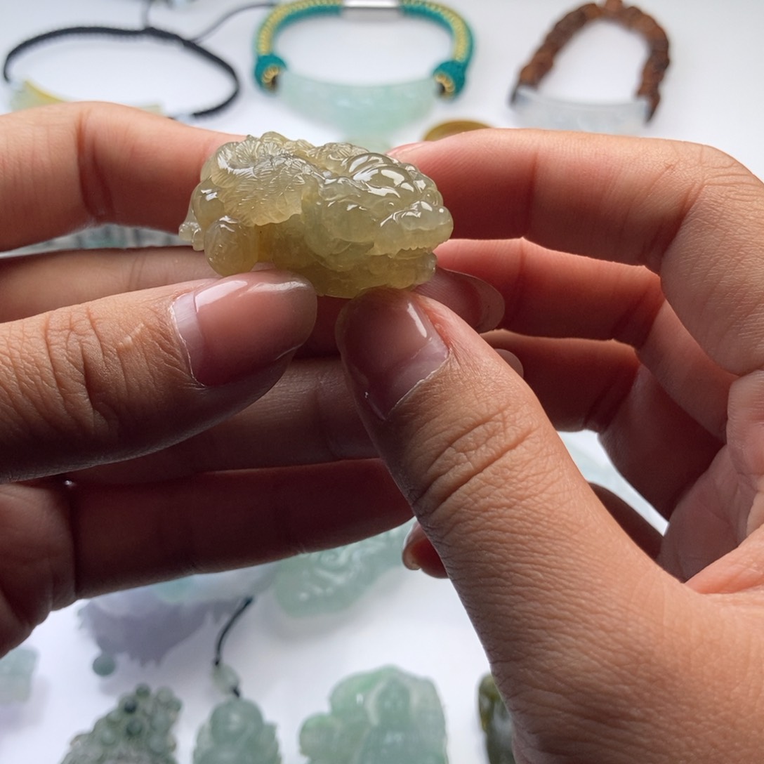 翡翠戒指未镶嵌貔貅