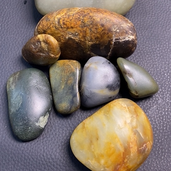 修***像和田玉未镶嵌挂件