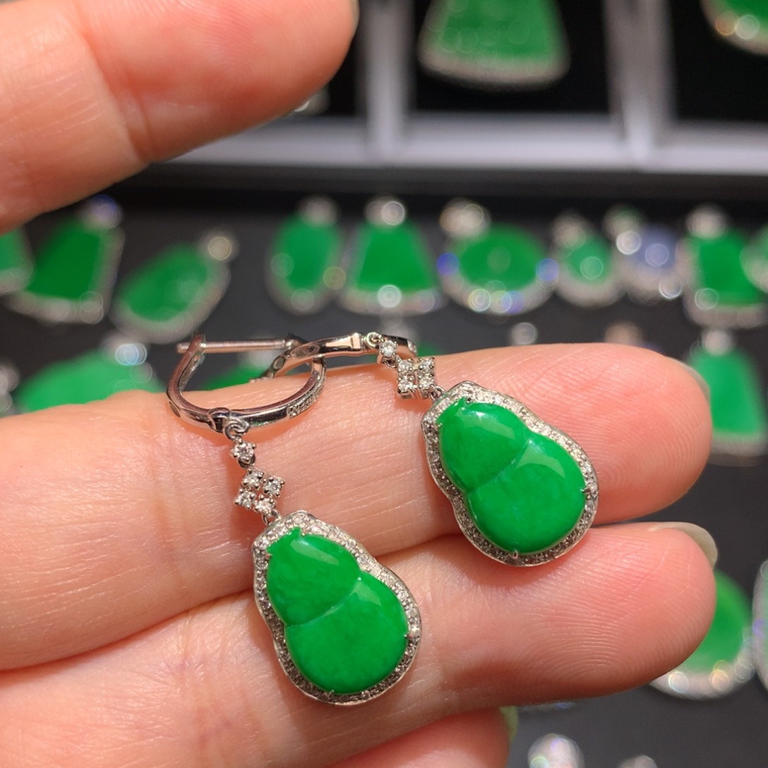 翡翠颈饰18K金镶嵌翡翠