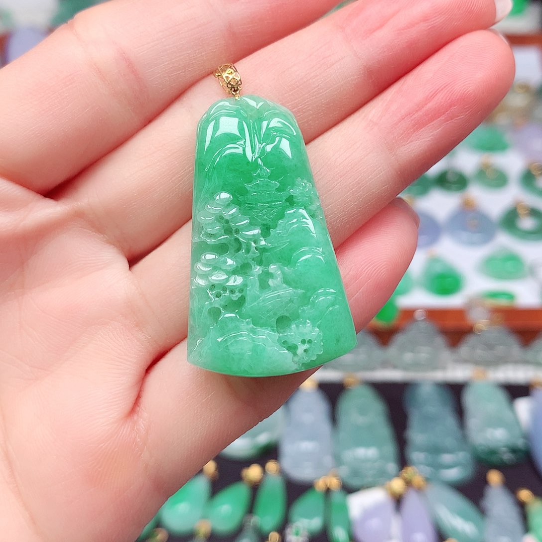 翡翠颈饰18K金镶嵌天然翡翠A货