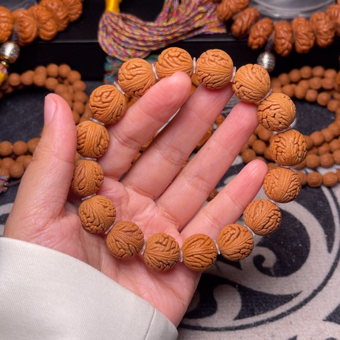 手串桃核龙纹绣球16