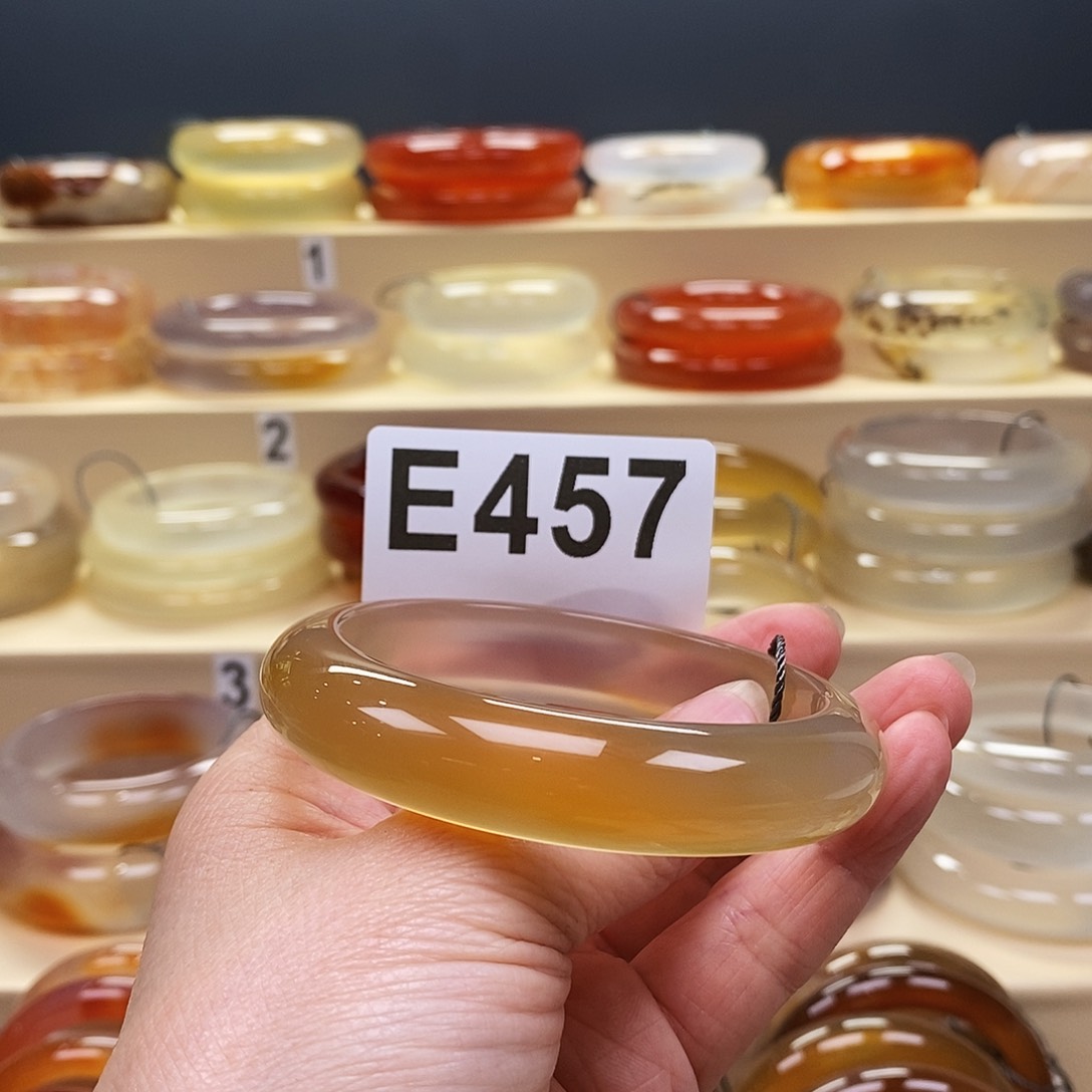 玛瑙/玉髓手镯未镶嵌小***?