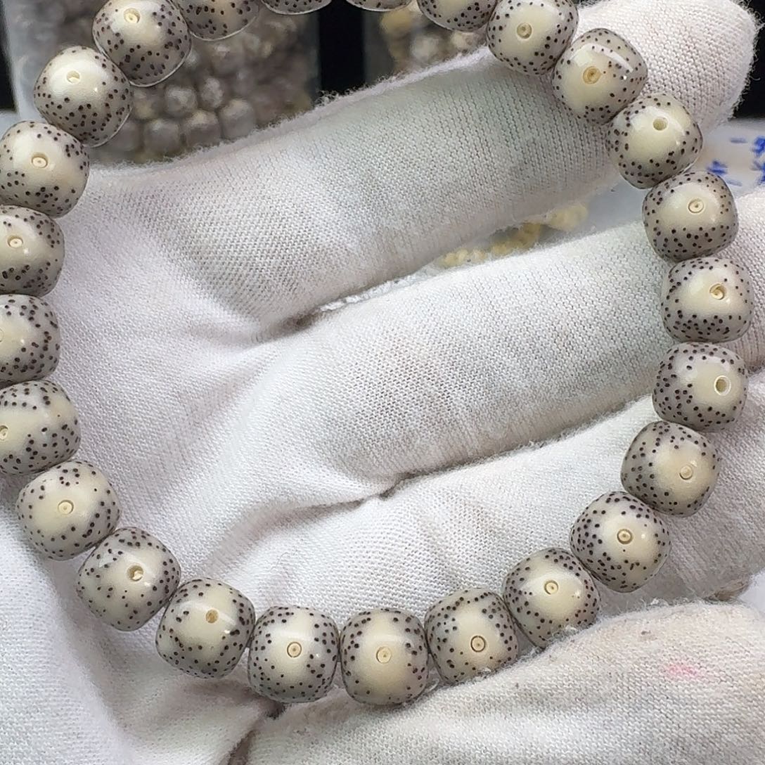 星月菩提吊坠大眼睛