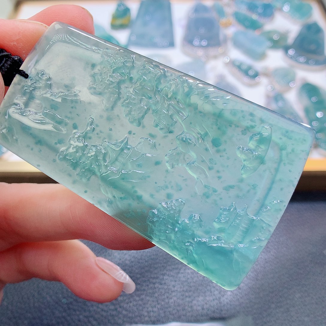 翡翠颈饰未镶嵌翡翠