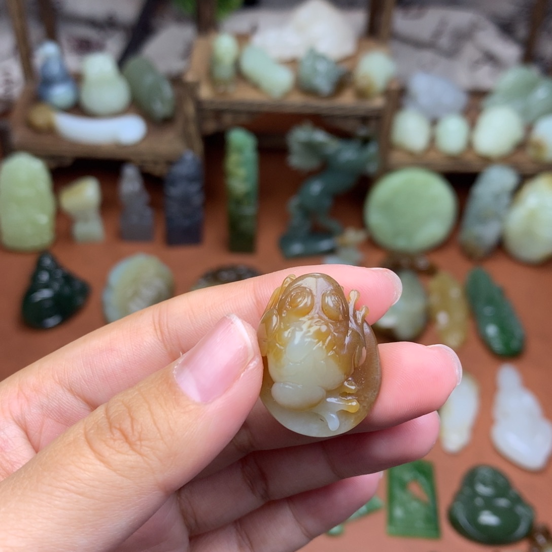 和田玉未镶嵌挂件