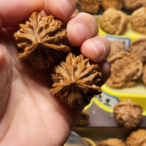 吊坠文玩核桃三棱