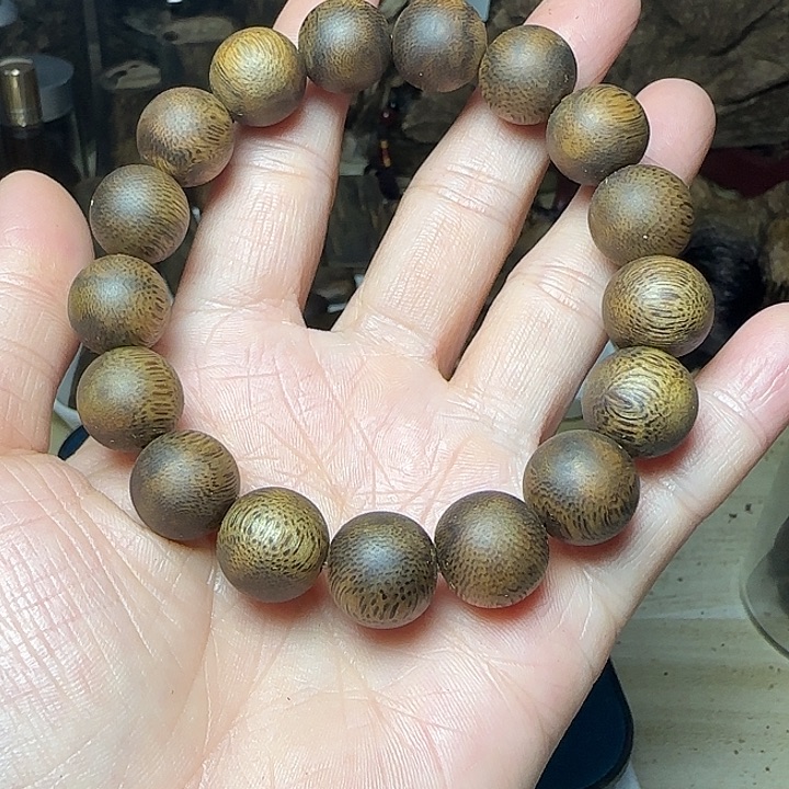 侠***哥白奇1.3圆珠老料13.5克