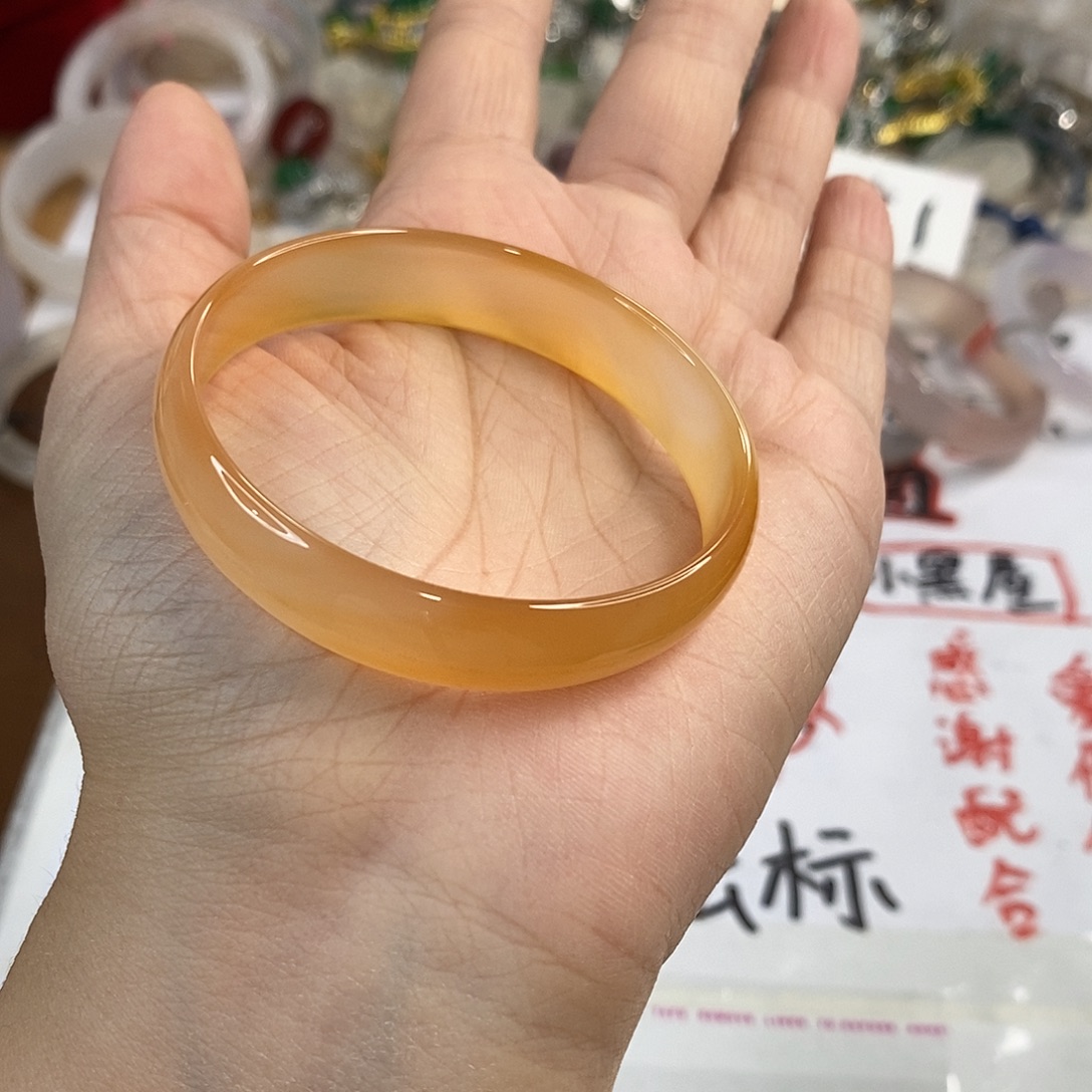 玛瑙/玉髓未镶嵌手镯A115。52.6圈