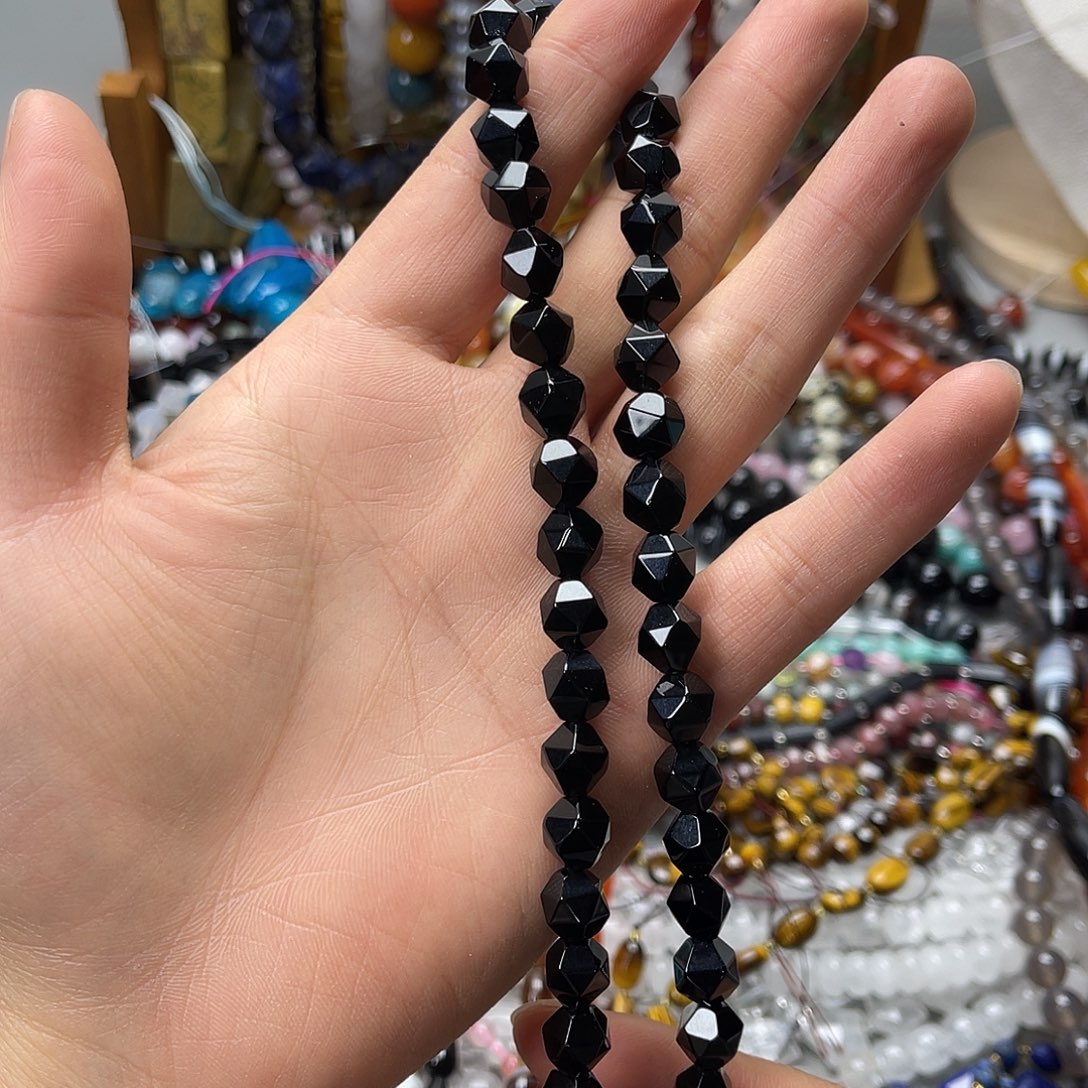 玛瑙/玉髓未镶嵌珠宝半成品卡10黑玛万切一条