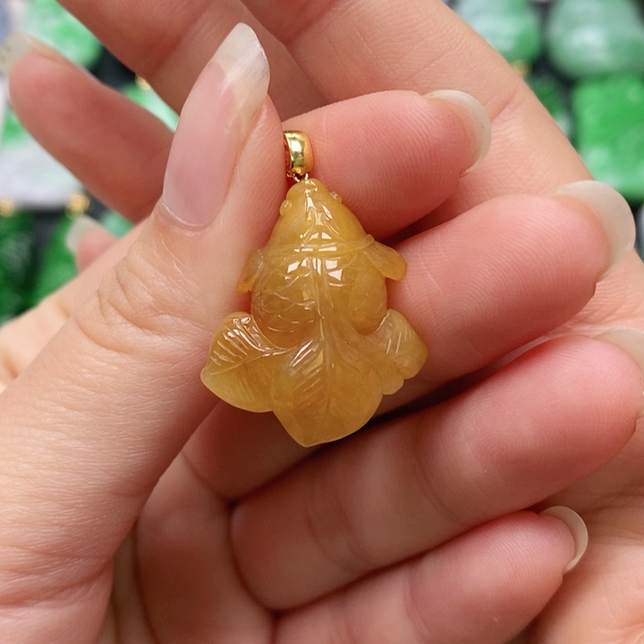 翡翠未镶嵌颈饰吊坠