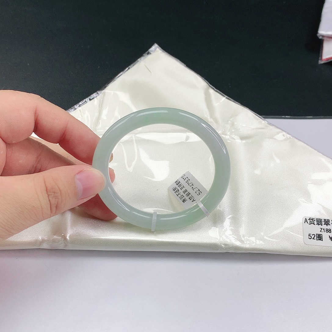 翡翠手镯未镶嵌翡翠188