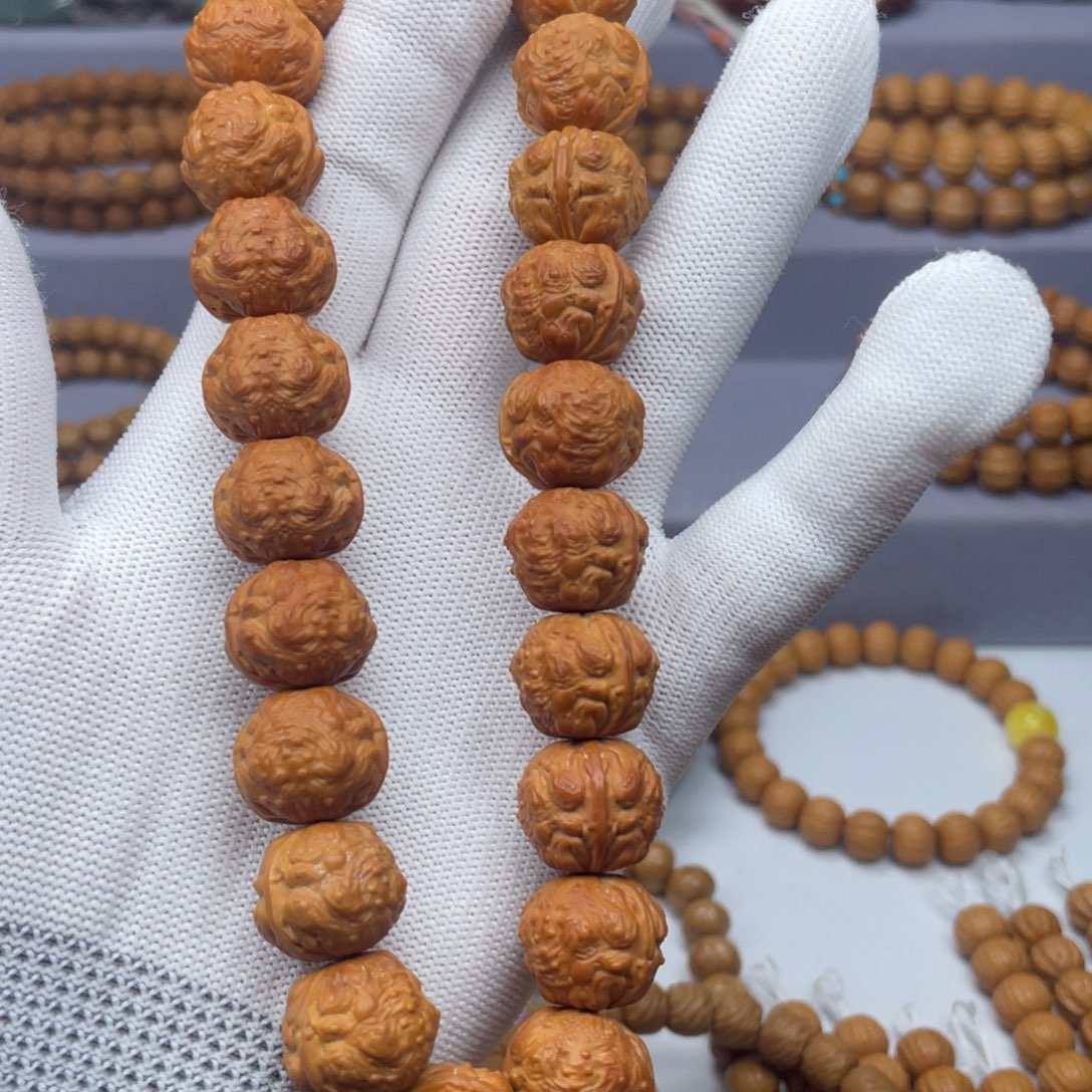 V***P猴头核桃手串大蟾王手持23颗籽