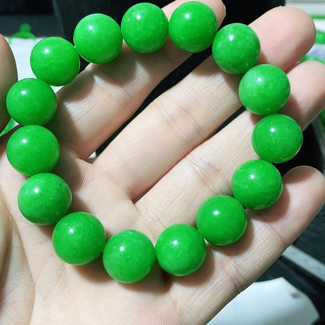 翡翠颈饰未镶嵌吊坠