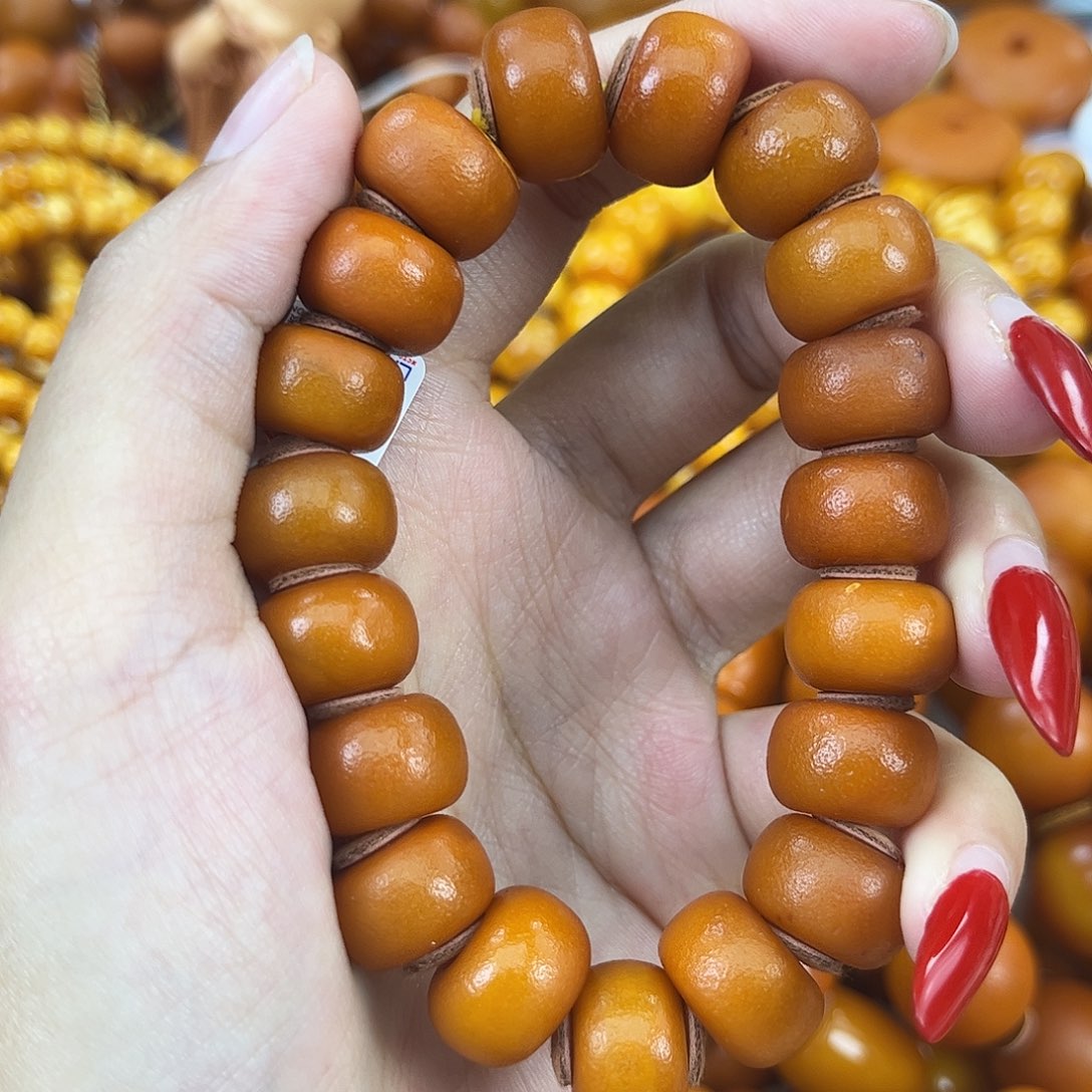 琥珀颈饰未镶嵌蜜蜡