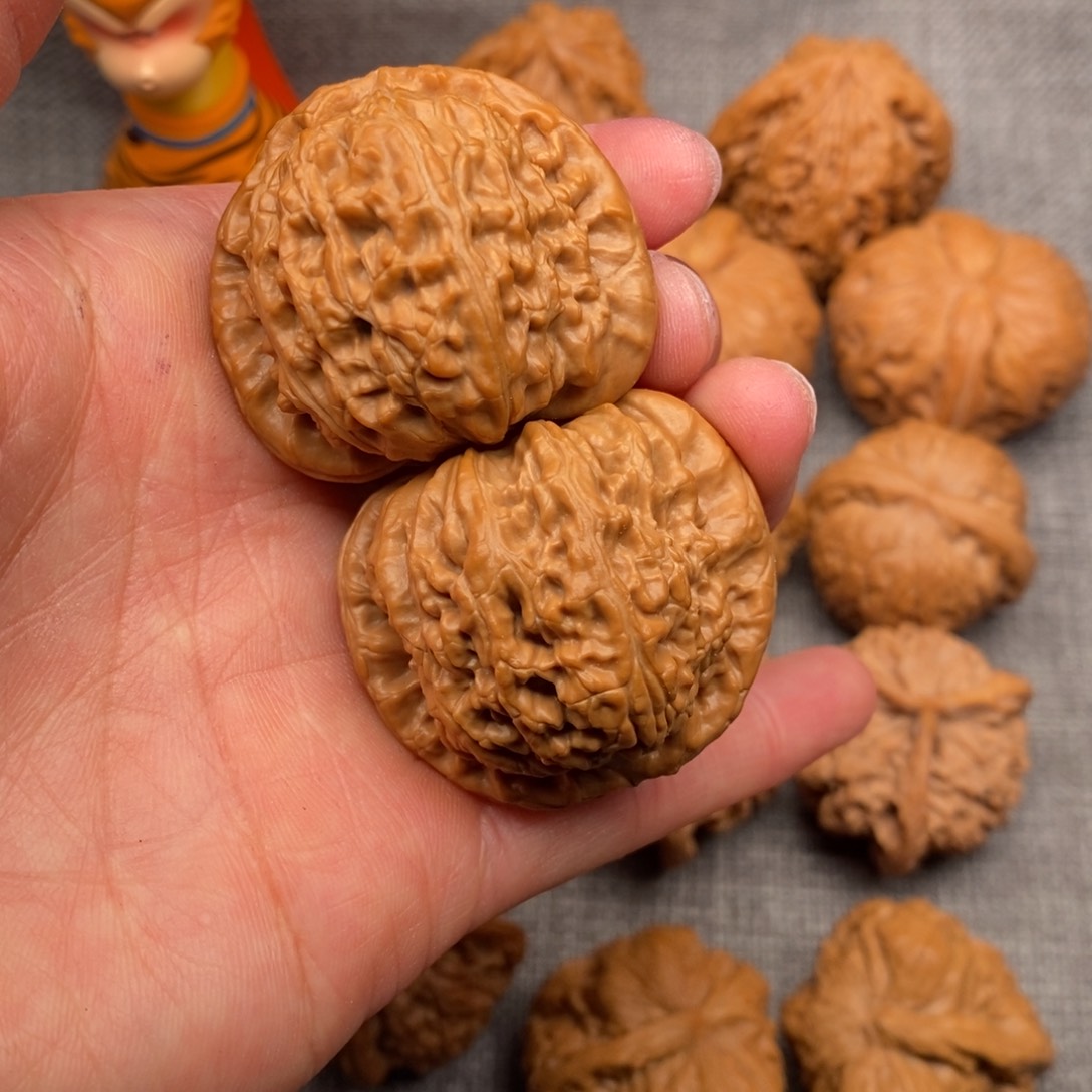 文玩核桃把件40全品白狮子