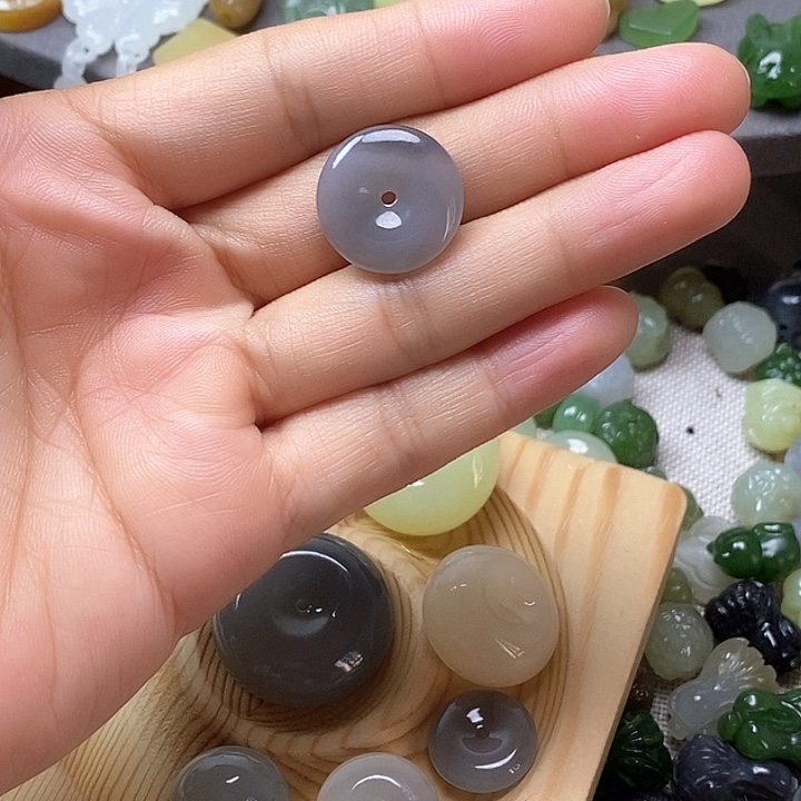 未镶嵌和田玉挂件知**乐