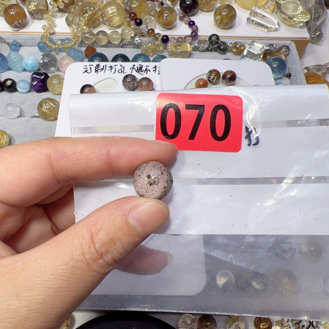 水晶颈饰未镶嵌严*天然