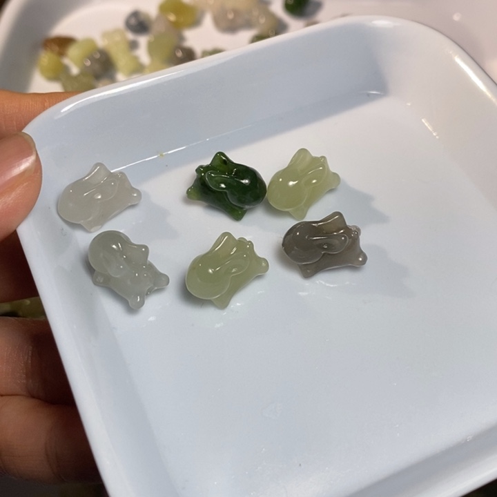 鼓***ᗢ和田玉未镶嵌手链微瑕一共170