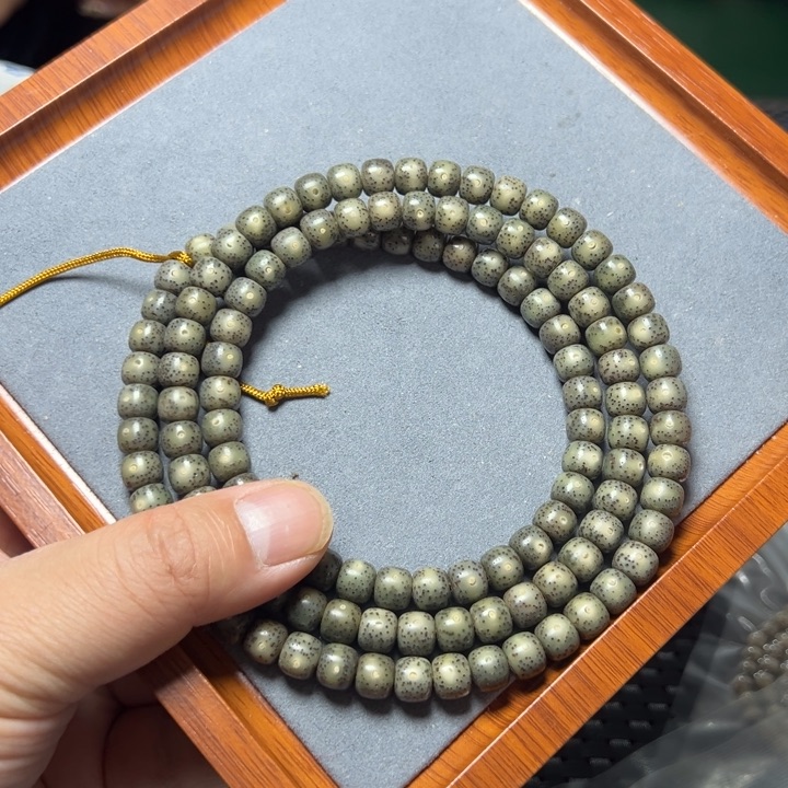 星月菩提手串绿幽灵糯冰8×7左右