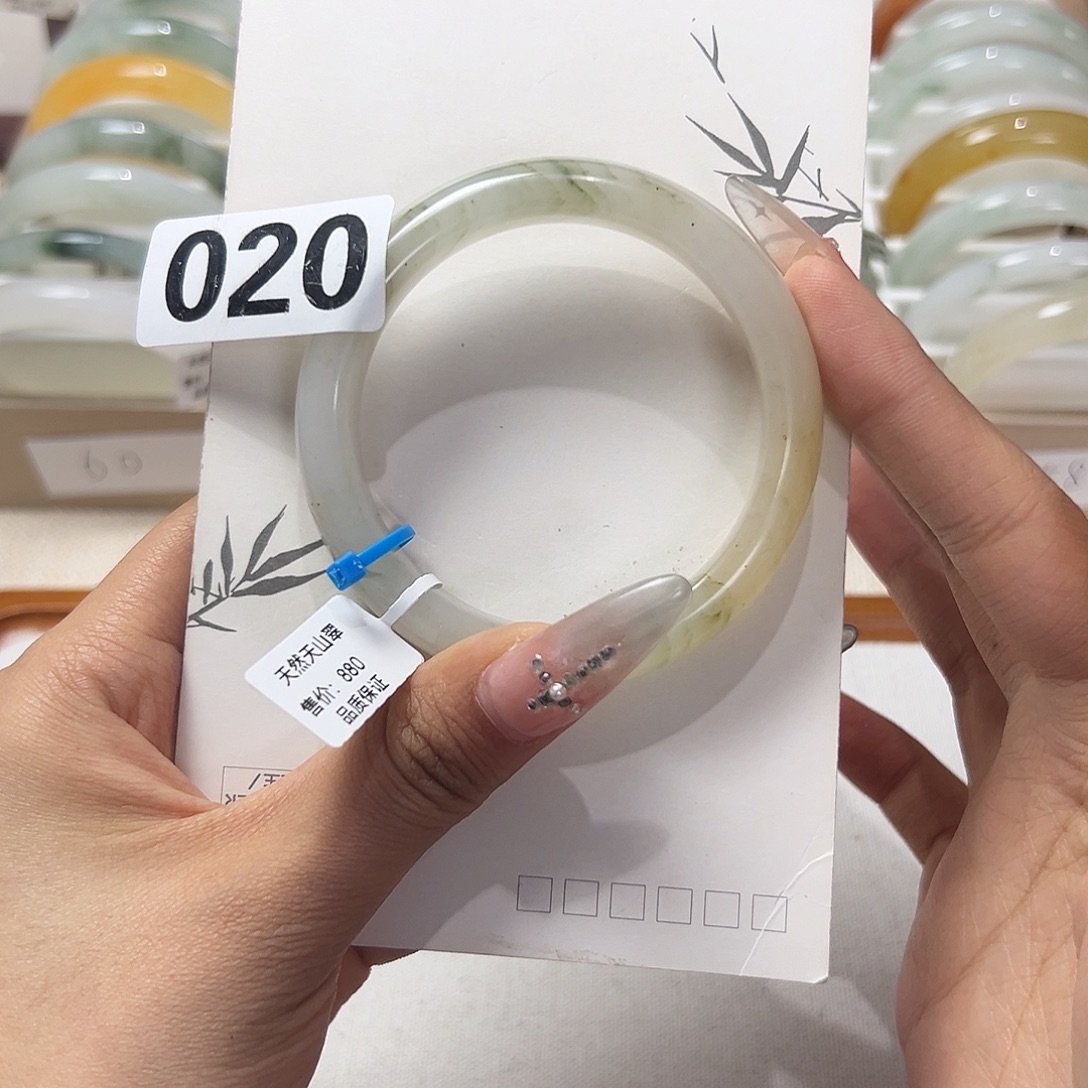 石英质玉未镶嵌手镯56