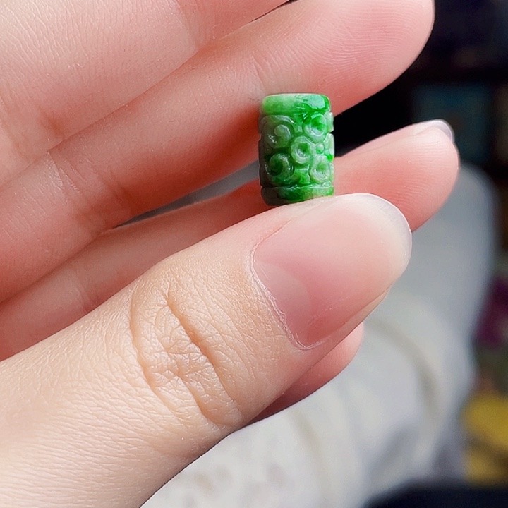 翡翠未镶嵌颈饰多样性