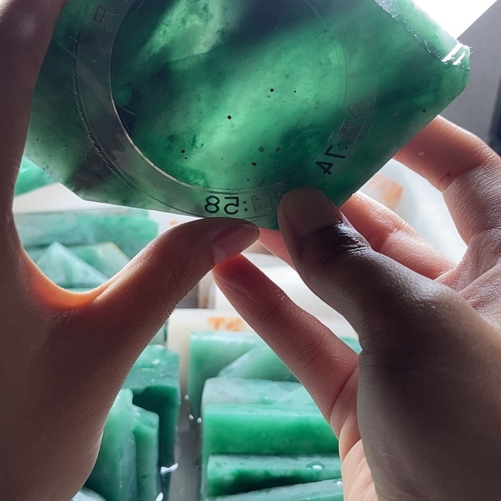 雪***定制石英质玉（非洲翠）