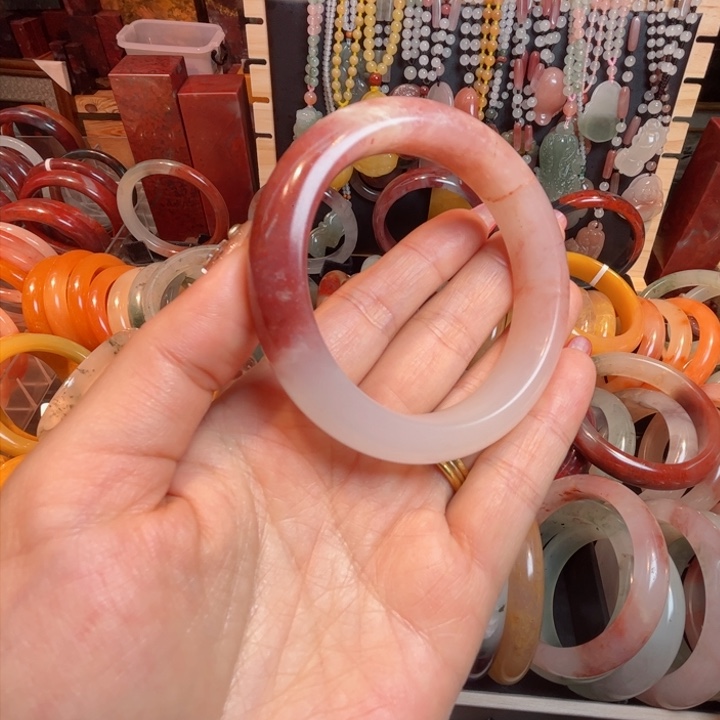 石英质玉手镯未镶嵌红*