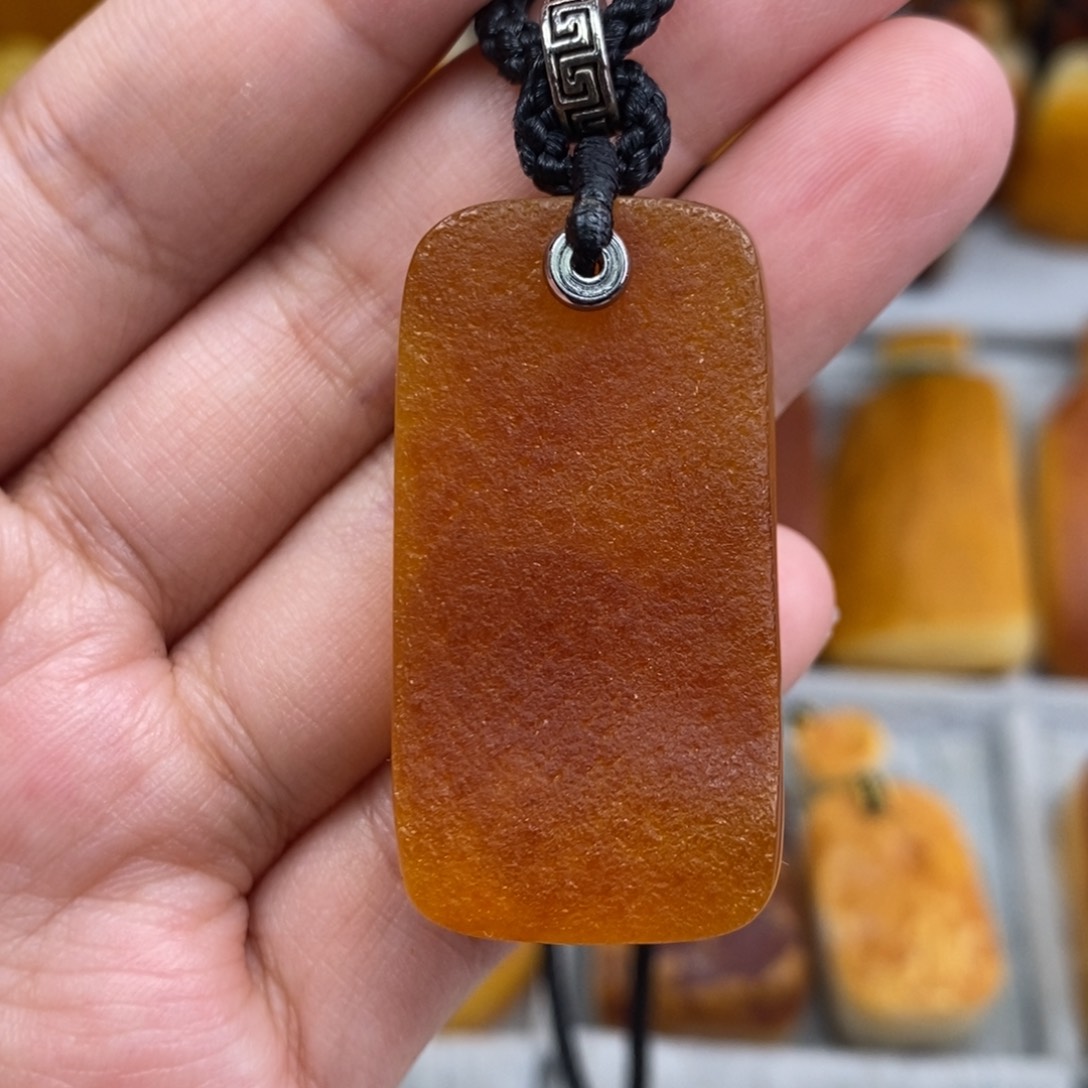 琥珀吊坠(赠链)未镶嵌