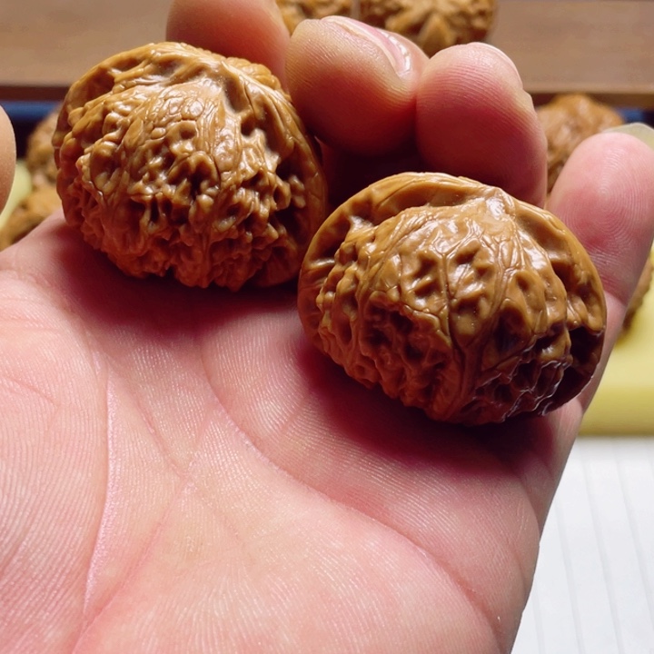 文玩核桃把件宫灯