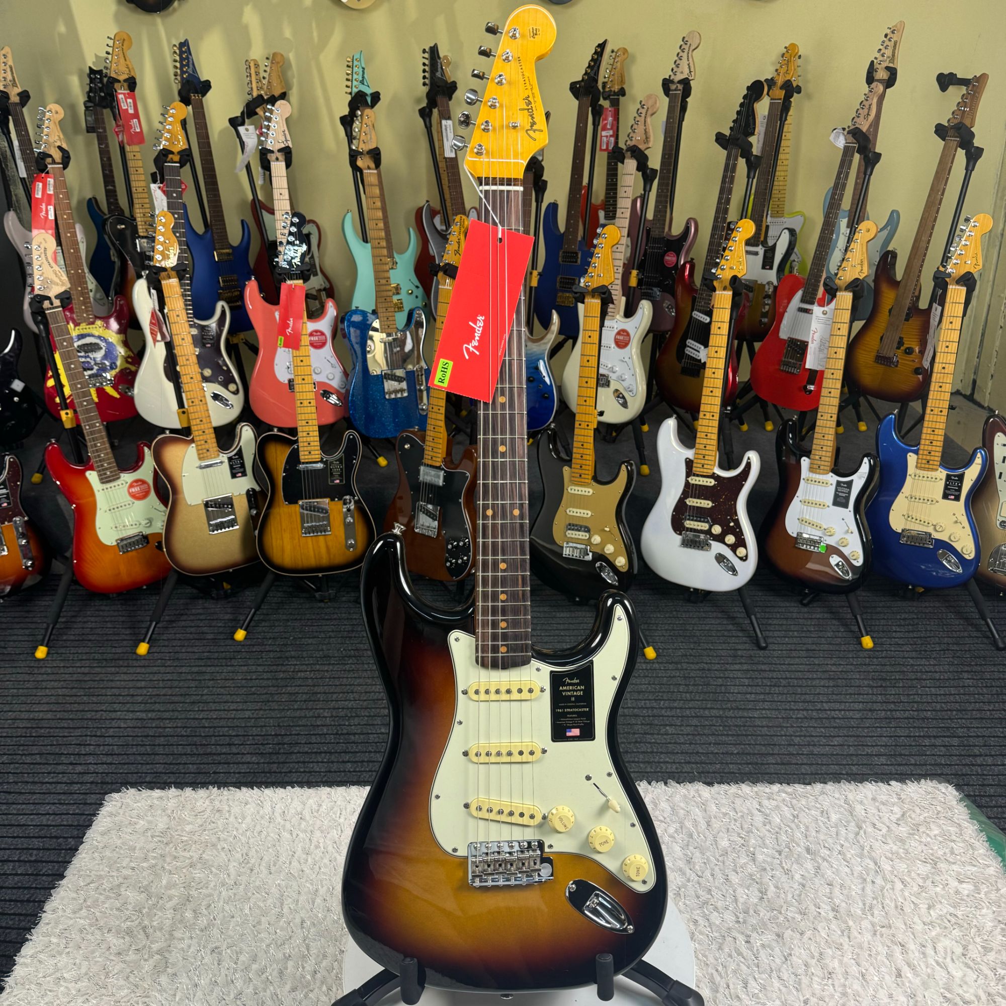 特价琴Fender芬达美复电吉他1961ST玫瑰木指板0110250800三色渐变