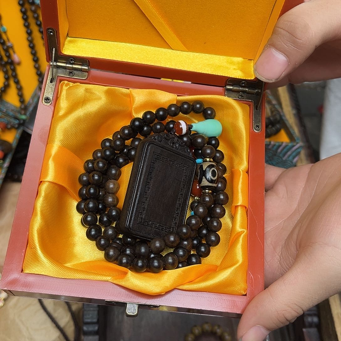 大叶紫檀（黑酸枝木类）